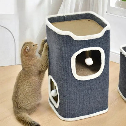chat roux en train de griffer le flanc de maisons pour chat