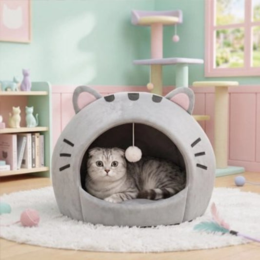 Niche à chat de couleur gris sur tapis