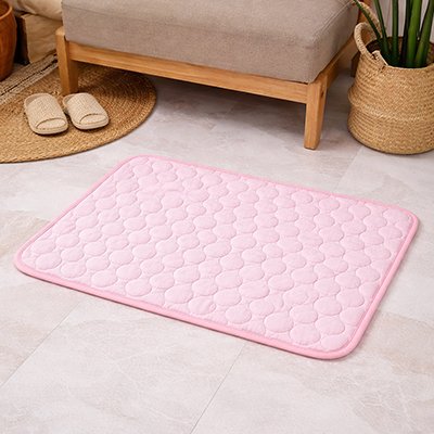 Tapis rafraichîssant chat de couleur rose 